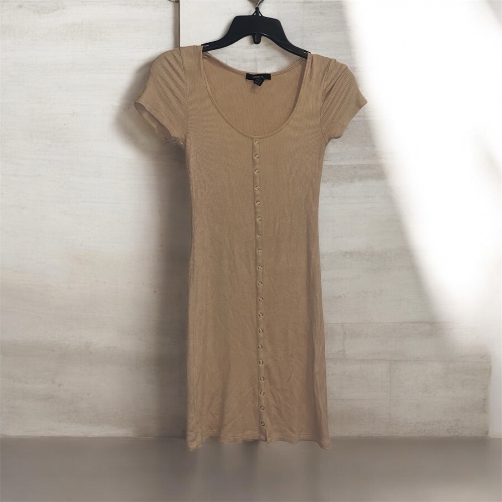 Tan Button-Down Dress (Forever 21) - Medium 💛